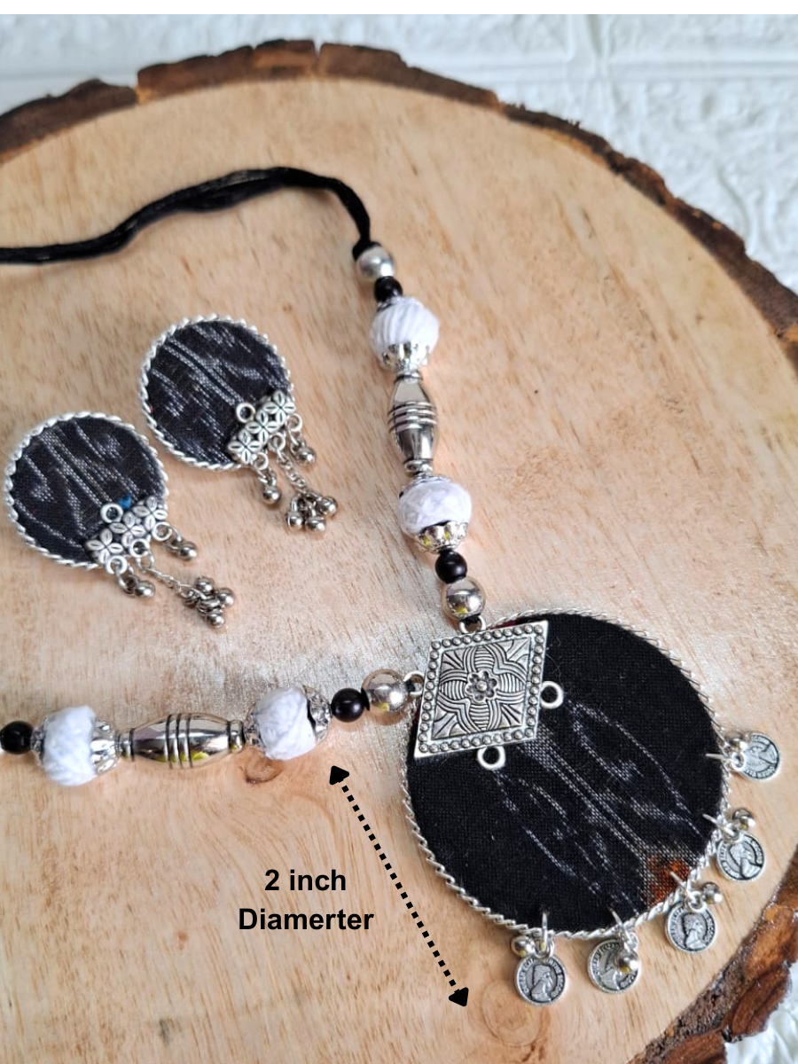 Black Medium Necklace Set With Earrings