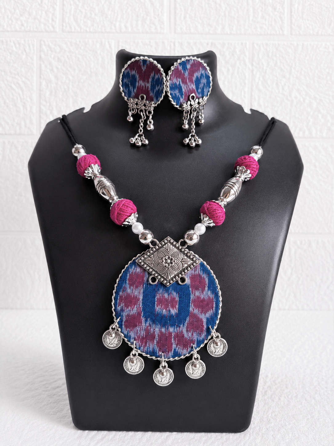Pink & Blue Round Medium Necklace Set With Earrings